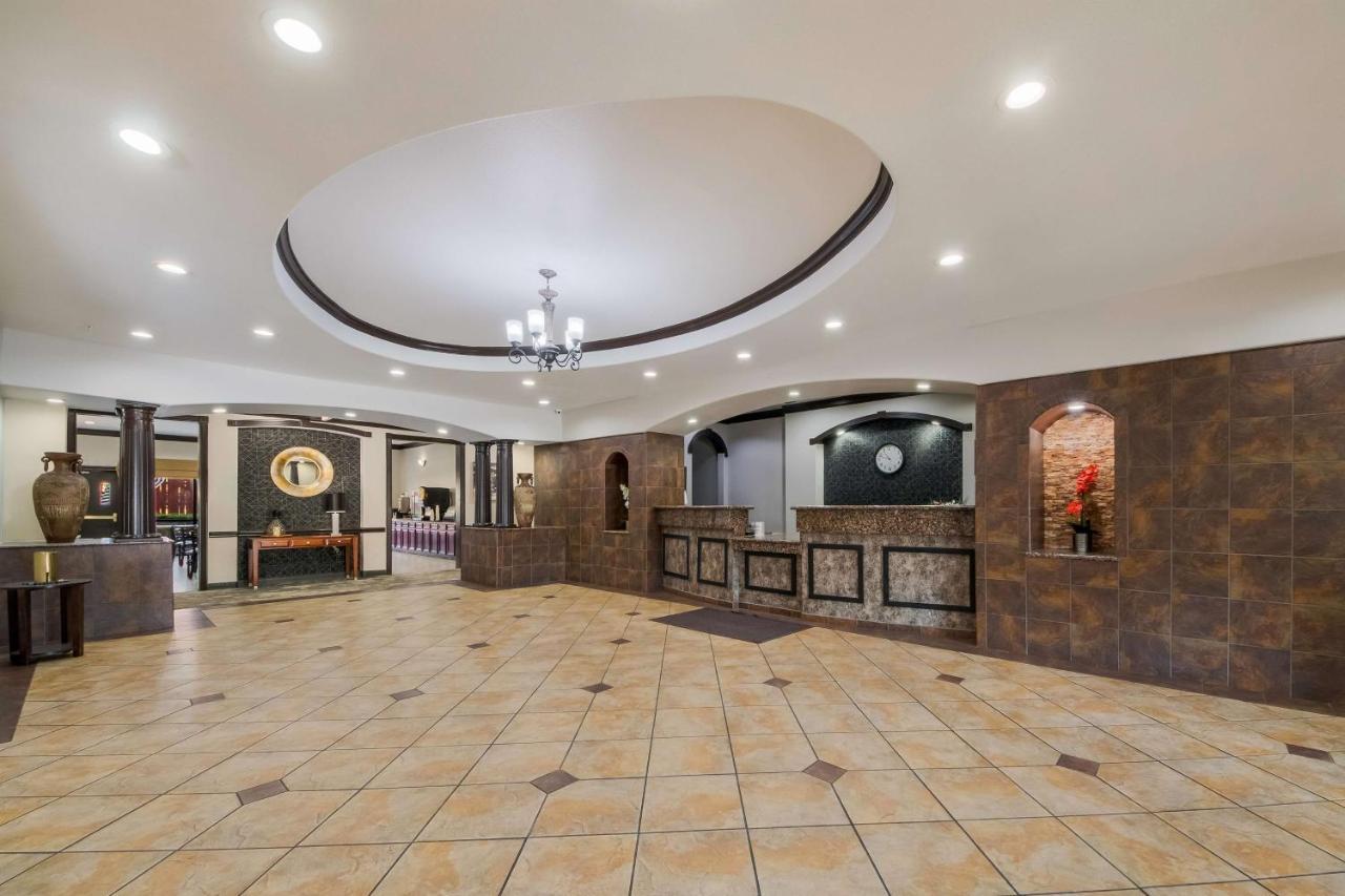 Surestay Plus Hotel By Best Western Near Seaworld San Antonio Exterior foto