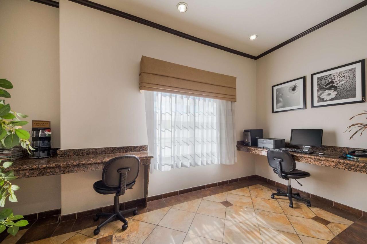 Surestay Plus Hotel By Best Western Near Seaworld San Antonio Exterior foto