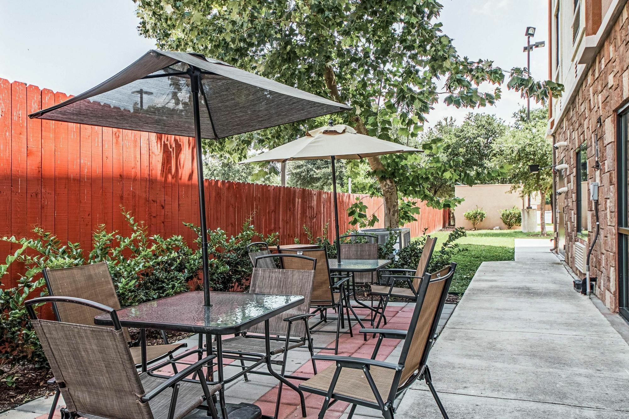 Surestay Plus Hotel By Best Western Near Seaworld San Antonio Exterior foto